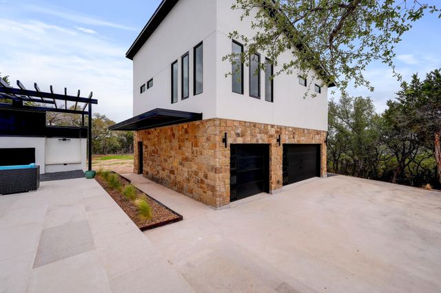 700 Rancho Grande DR, Wimberley, TX 78676