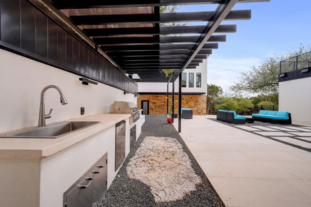 700 Rancho Grande DR, Wimberley, TX 78676
