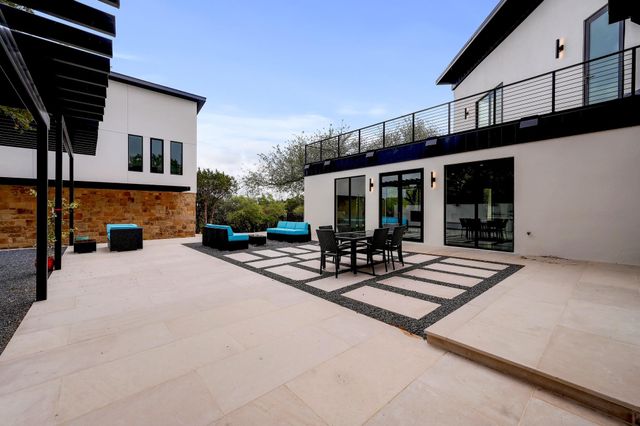 700 Rancho Grande DR, Wimberley, TX 78676