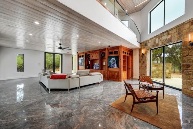 700 Rancho Grande DR, Wimberley, TX 78676