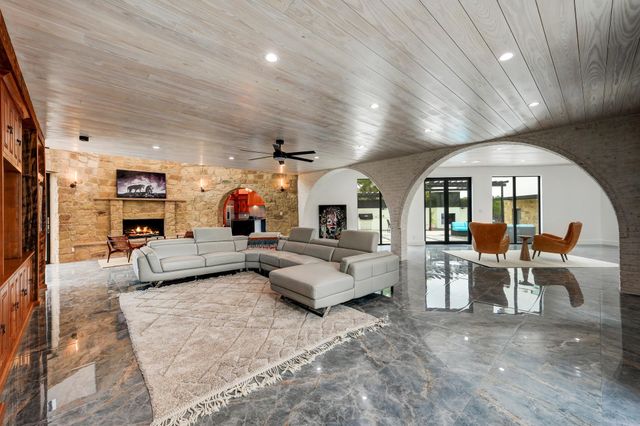 700 Rancho Grande DR, Wimberley, TX 78676