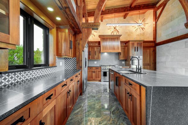 700 Rancho Grande DR, Wimberley, TX 78676