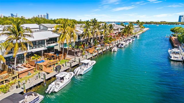 2662 NE 135th St, North Miami, FL 33181