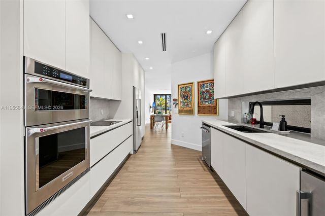 2662 NE 135th St, North Miami, FL 33181