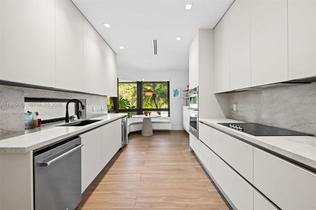 2662 NE 135th St, North Miami, FL 33181