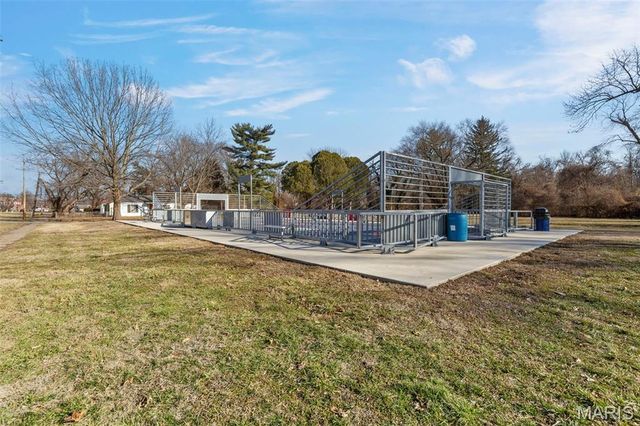 425 S Clark Avenue, Ferguson, MO 63135