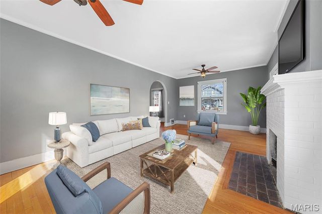 425 S Clark Avenue, Ferguson, MO 63135