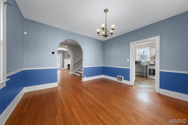 425 S Clark Avenue, Ferguson, MO 63135