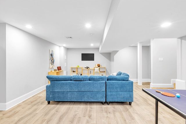 17 June Street 2, Boston, MA 02131