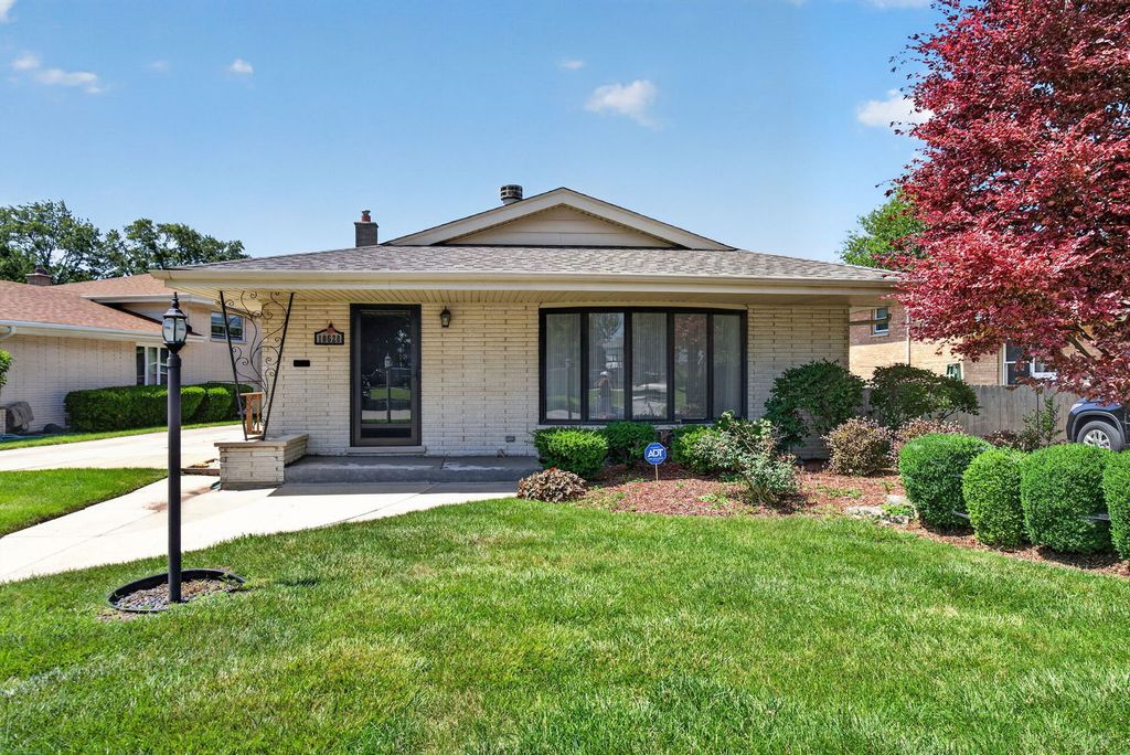 10628 Lockwood Avenue, Oak Lawn, IL 60453