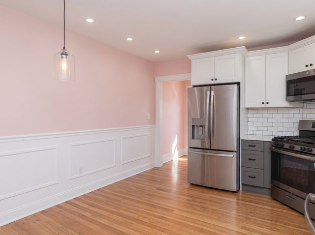 33 Vine St 2, Melrose, MA 02176
