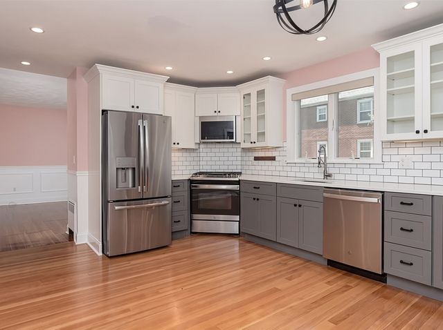 33 Vine St 2, Melrose, MA 02176