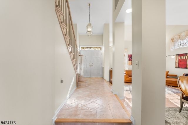 70 Hartley Ln, Bernards Twp., NJ 07920