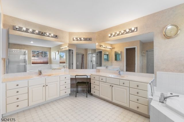 70 Hartley Ln, Bernards Twp., NJ 07920