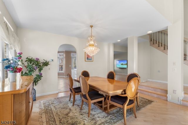 70 Hartley Ln, Bernards Twp., NJ 07920