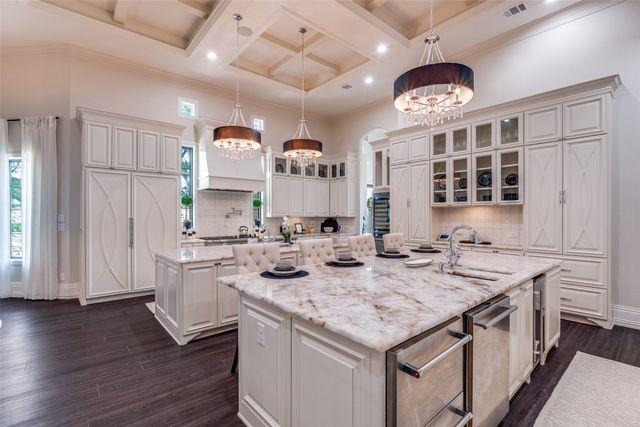 2621 Whispering Oaks Cove, Cedar Hill, TX 75104
