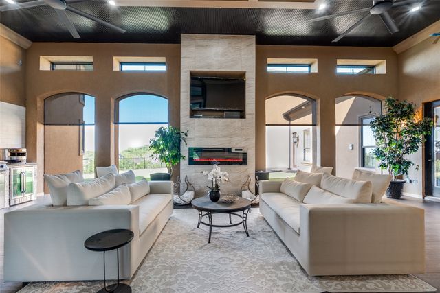 2621 Whispering Oaks Cove, Cedar Hill, TX 75104