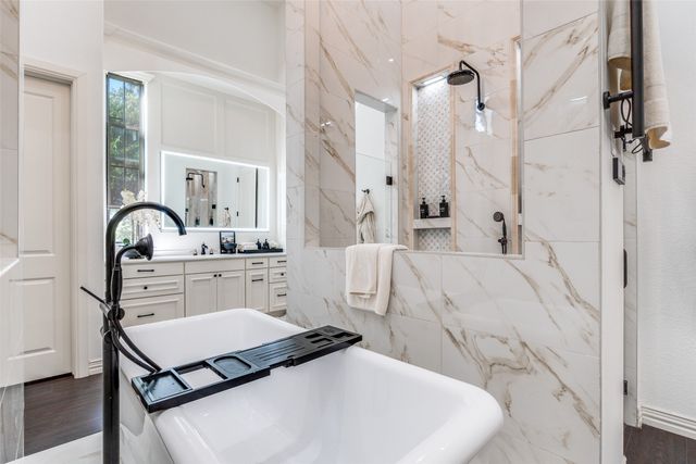 2621 Whispering Oaks Cove, Cedar Hill, TX 75104