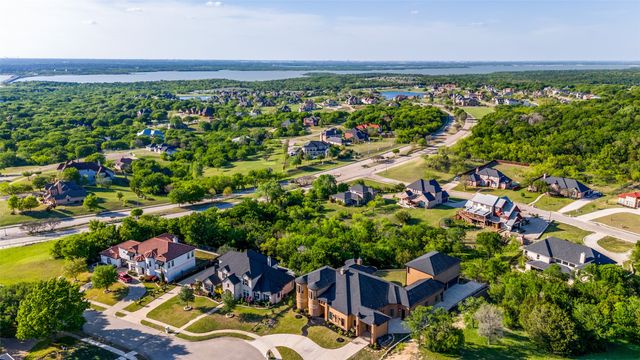 2621 Whispering Oaks Cove, Cedar Hill, TX 75104