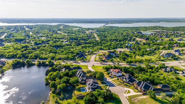 2621 Whispering Oaks Cove, Cedar Hill, TX 75104