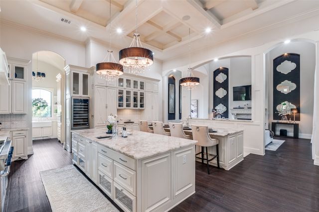 2621 Whispering Oaks Cove, Cedar Hill, TX 75104