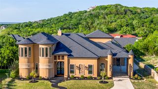 2621 Whispering Oaks Cove, Cedar Hill, TX 75104