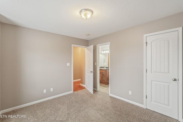 8001 Gatekeeper Way, Knoxville, TN 37931