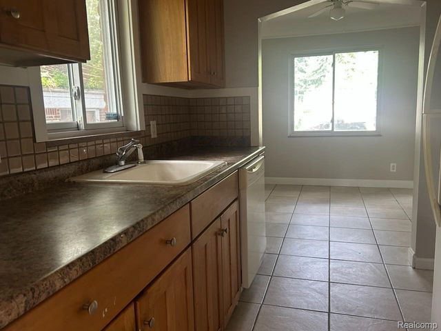 18500 Garfield, Redford Charter Township, MI 48240