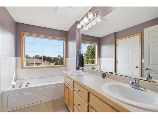 1615 Rolling Hills Lane, River Falls, WI 54022