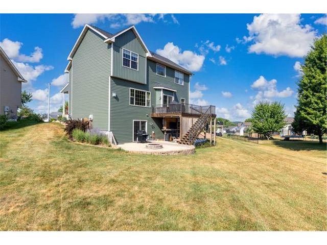 1615 Rolling Hills Lane, River Falls, WI 54022