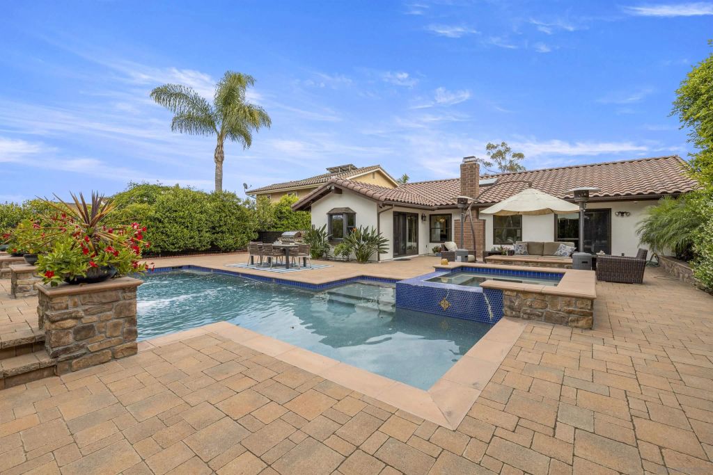 1524 SANTA ELENA CT., Solana Beach, CA 92075
