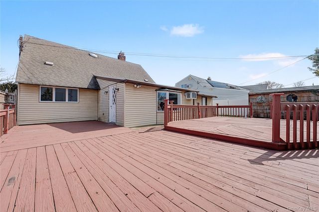 37 Fork Lane, Hicksville, NY 11801