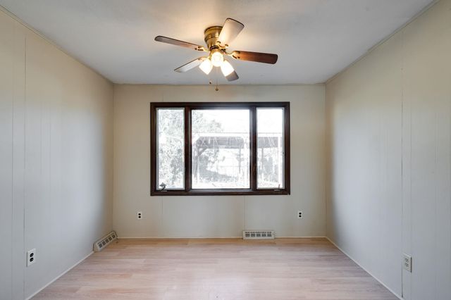 2616 S Southeast Dr, Wichita, KS 67216