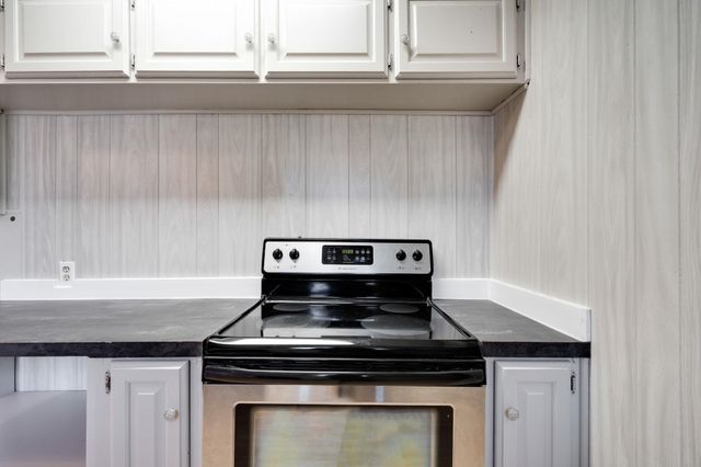 2616 S Southeast Dr, Wichita, KS 67216