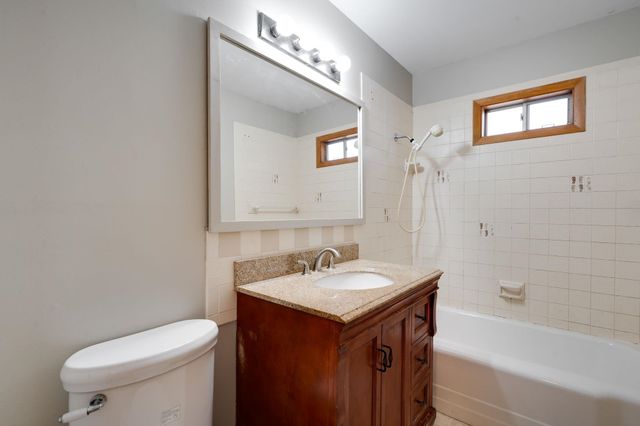 2616 S Southeast Dr, Wichita, KS 67216