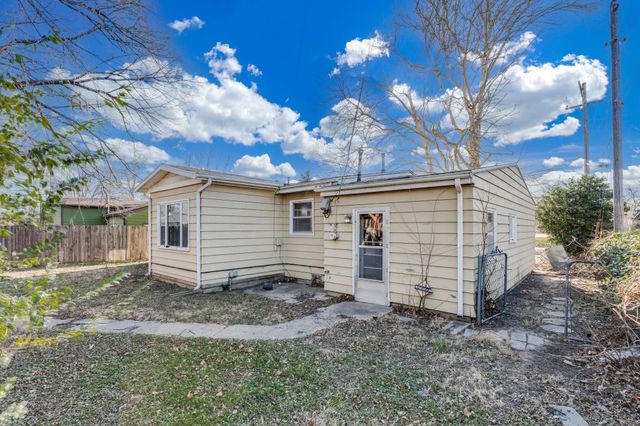2616 S Southeast Dr, Wichita, KS 67216