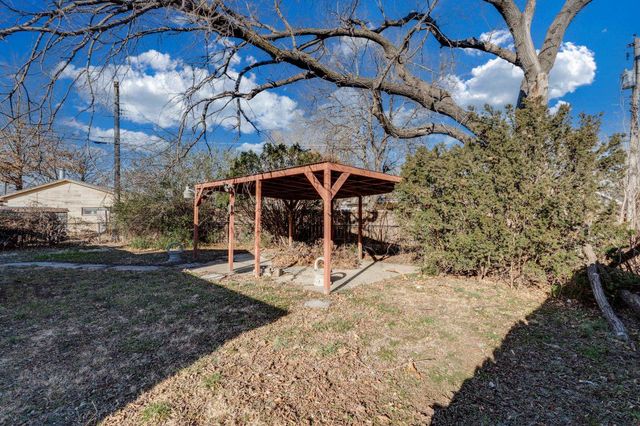 2616 S Southeast Dr, Wichita, KS 67216