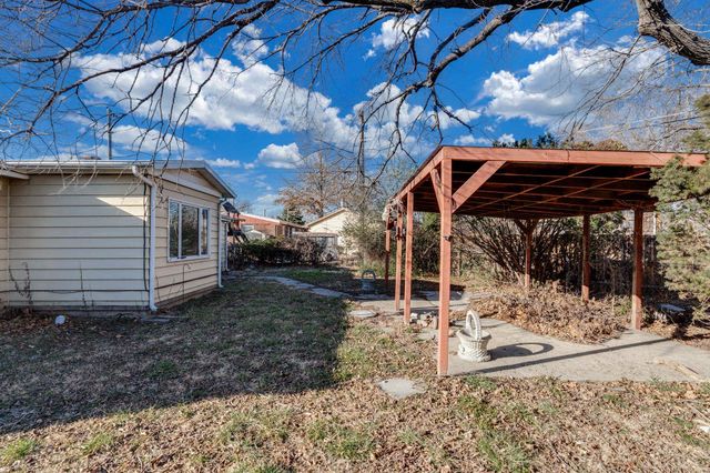 2616 S Southeast Dr, Wichita, KS 67216