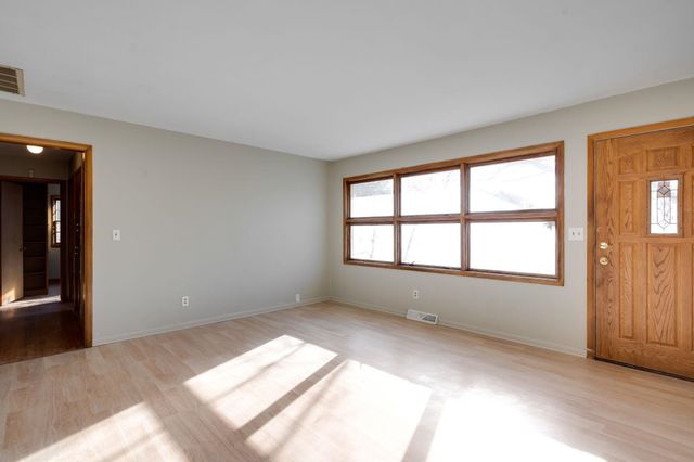 2616 S Southeast Dr, Wichita, KS 67216