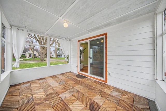 1425 Iroquois Place, Ann Arbor, MI 48104