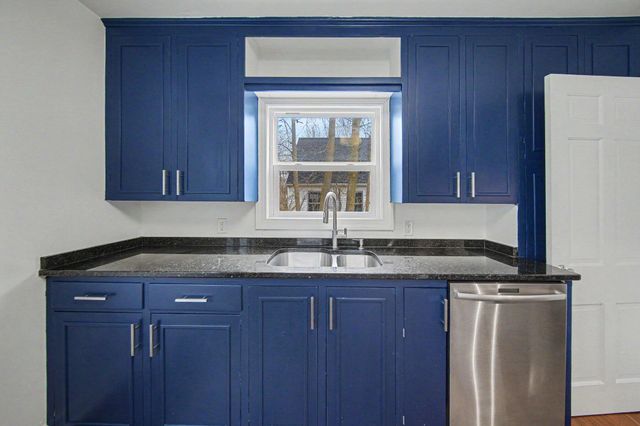 1425 Iroquois Place, Ann Arbor, MI 48104