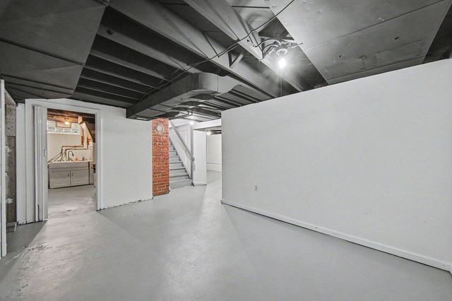 1425 Iroquois Place, Ann Arbor, MI 48104
