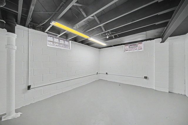 1425 Iroquois Place, Ann Arbor, MI 48104