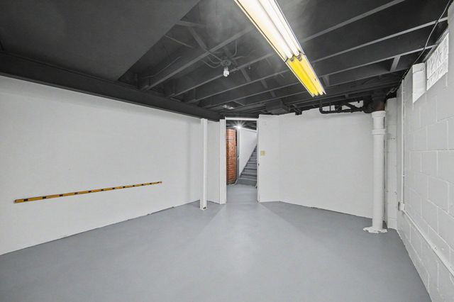 1425 Iroquois Place, Ann Arbor, MI 48104