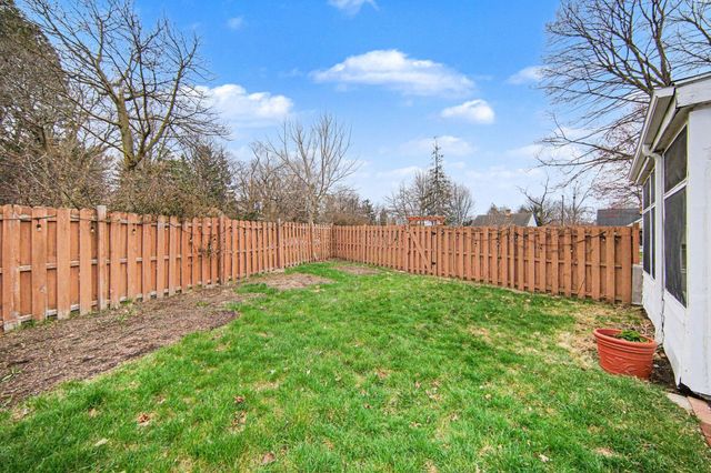 1425 Iroquois Place, Ann Arbor, MI 48104