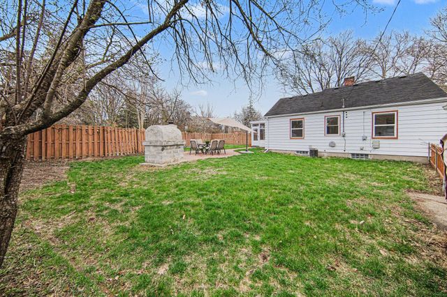 1425 Iroquois Place, Ann Arbor, MI 48104