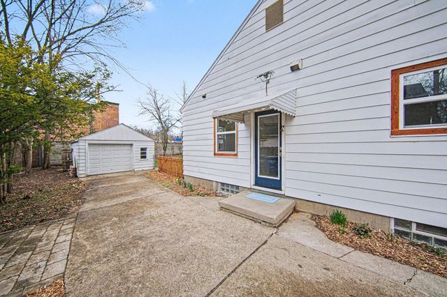 1425 Iroquois Place, Ann Arbor, MI 48104