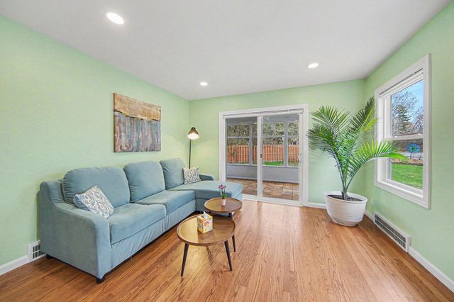1425 Iroquois Place, Ann Arbor, MI 48104
