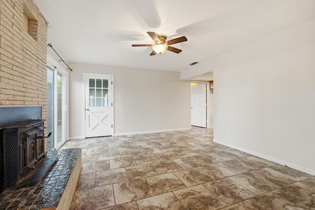 2077 Skyline Drive, Redding, CA 96001