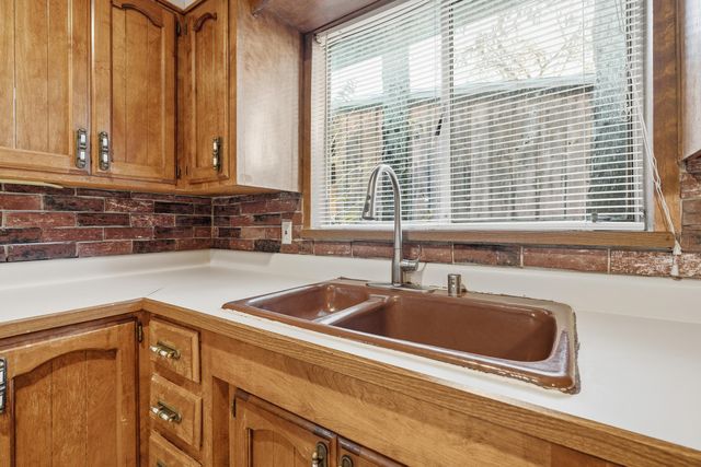 2077 Skyline Drive, Redding, CA 96001